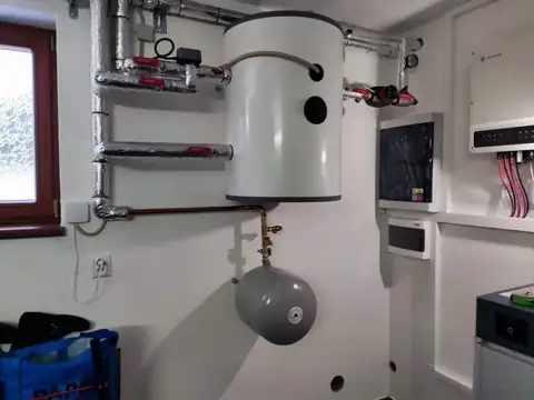 Instalace zásobníku teplé vody a rozvodů